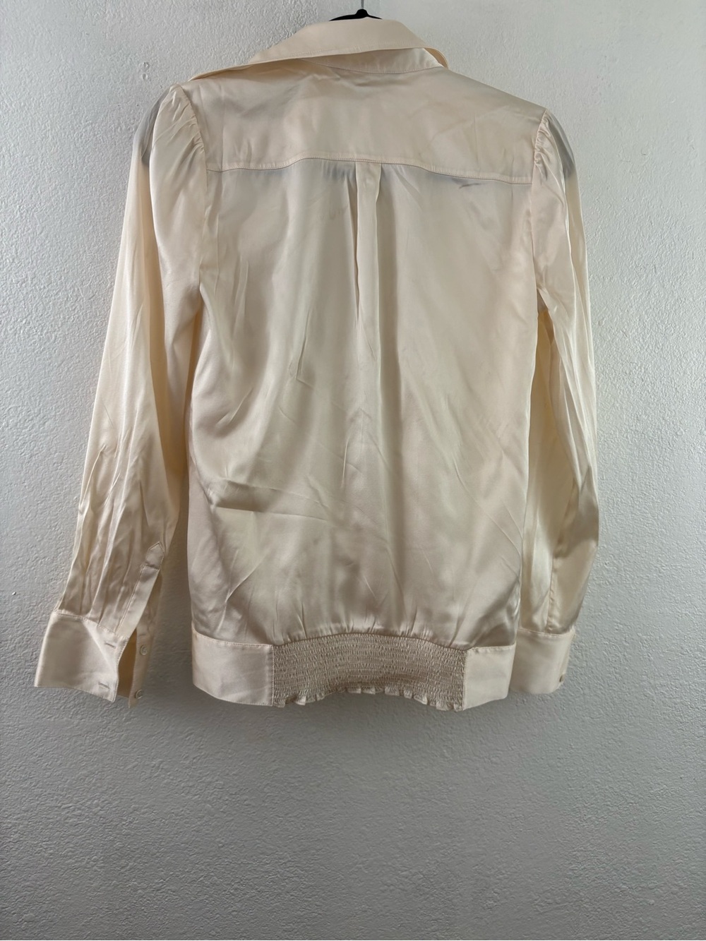 BCBGMAXAZRIA ivory satin long sleeve blouse drapey wrap-front design size S - Picture 5 of 8